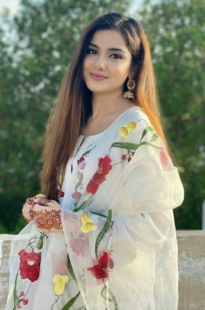 Real girl photo simple look