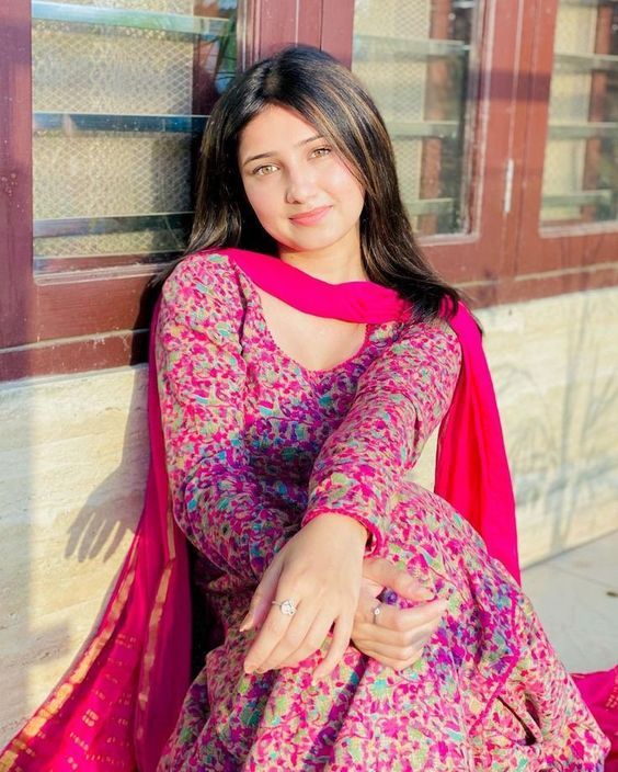 Real girl pic unique style