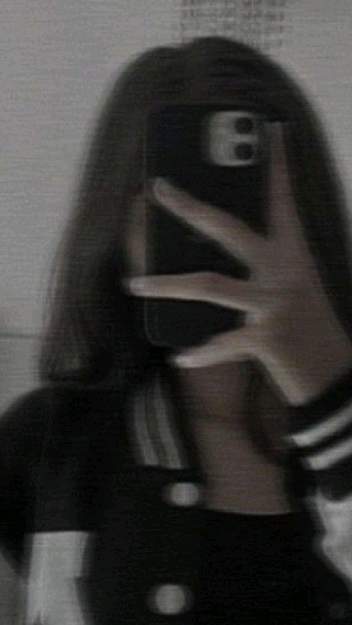 aesthetic blurry pictures girl instagram