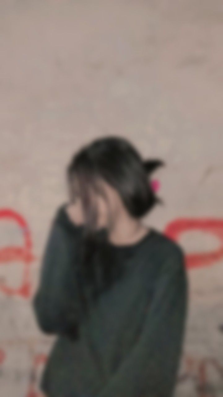 aesthetic blurry pictures girl
