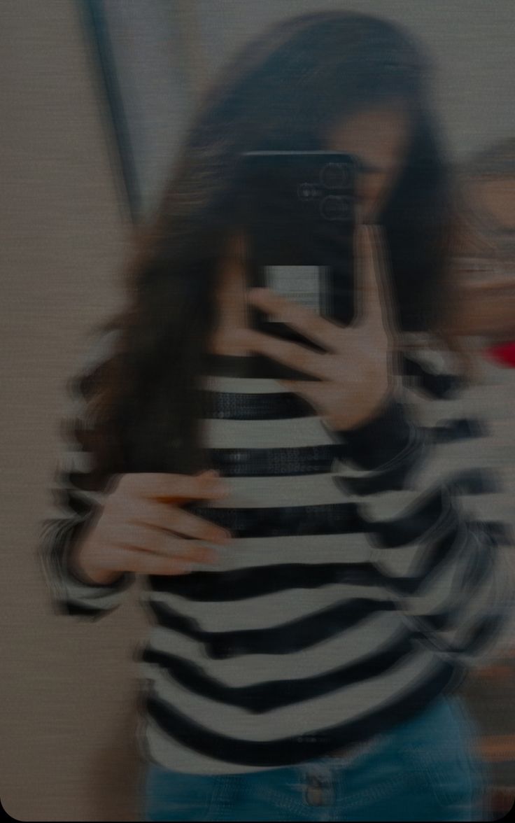 beautiful girl blur pic