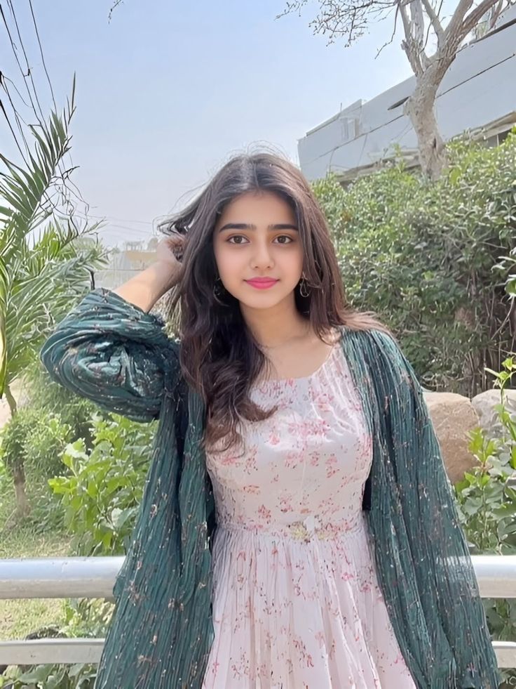 beautiful girl pic simple