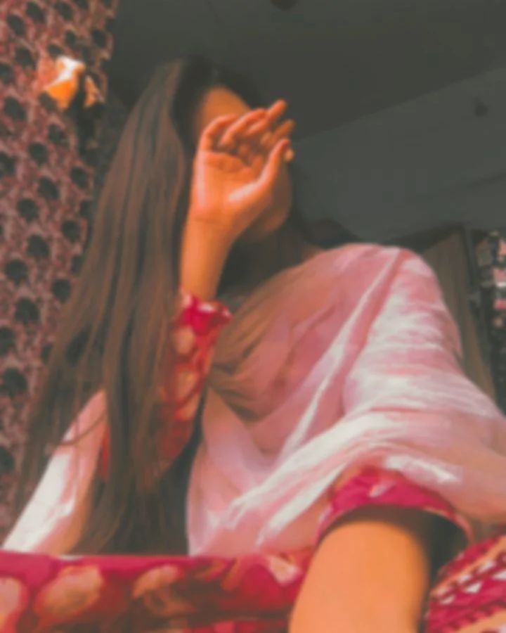 blur dp girl casual look