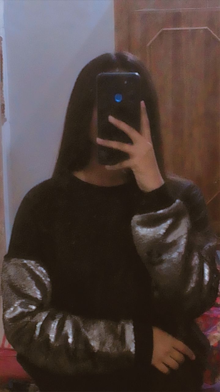 blur girl photo mirror selfie