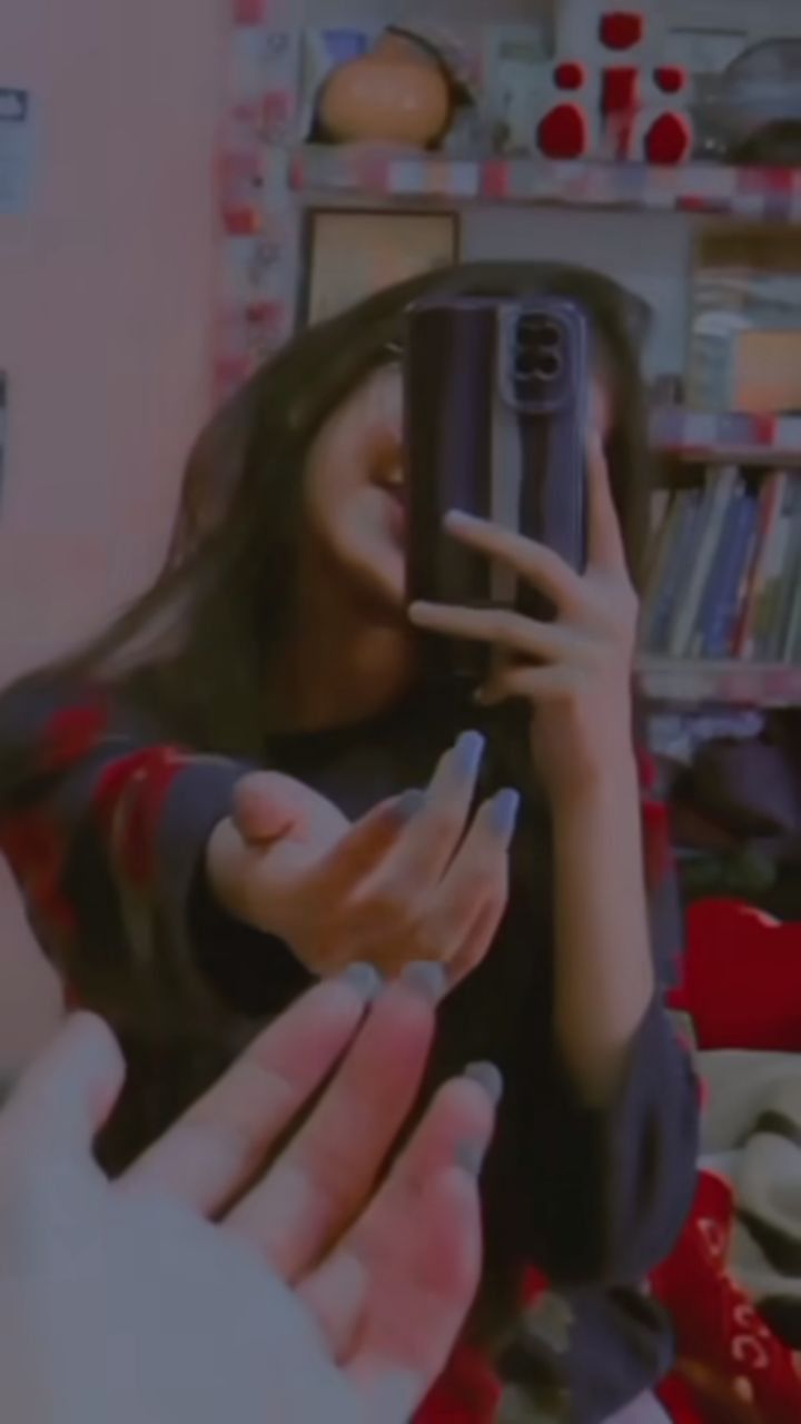 cute blurry dp for instagram girl