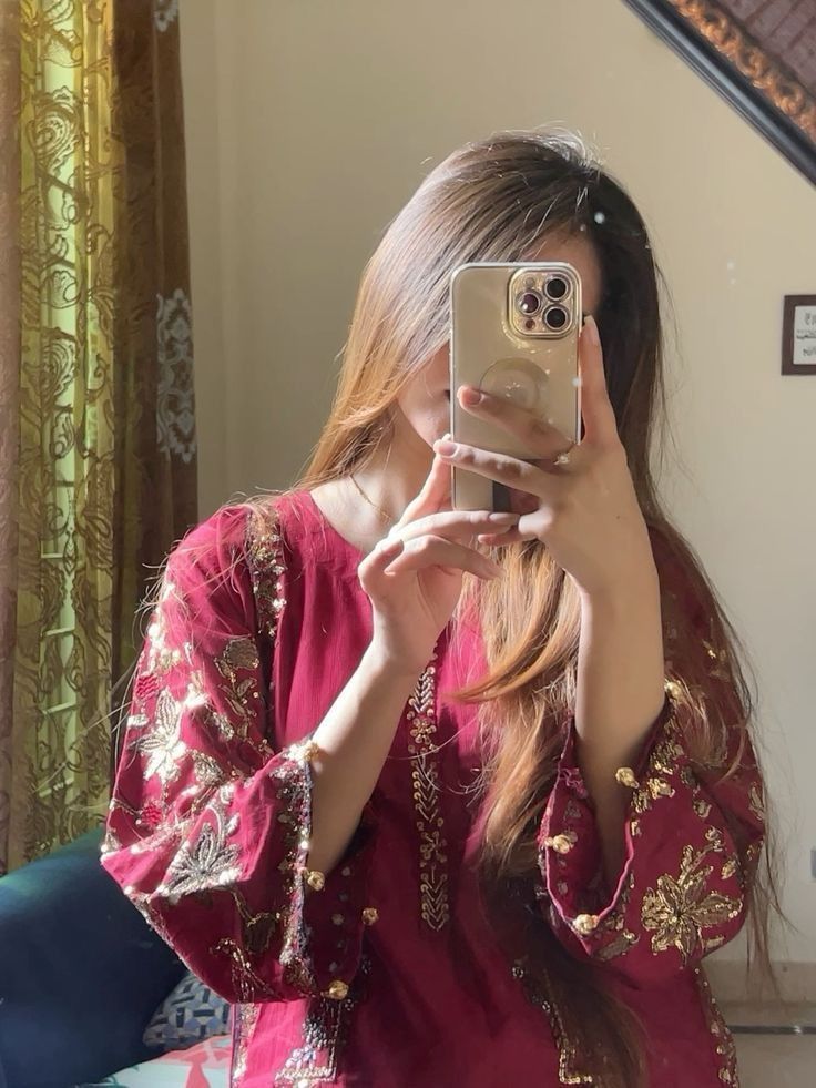hidden face girl dp stylish