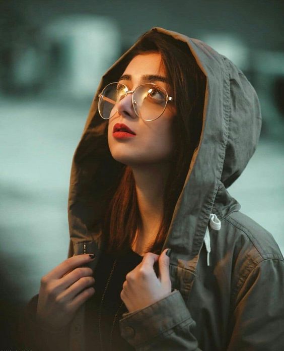 latest stylish attitude girl dp