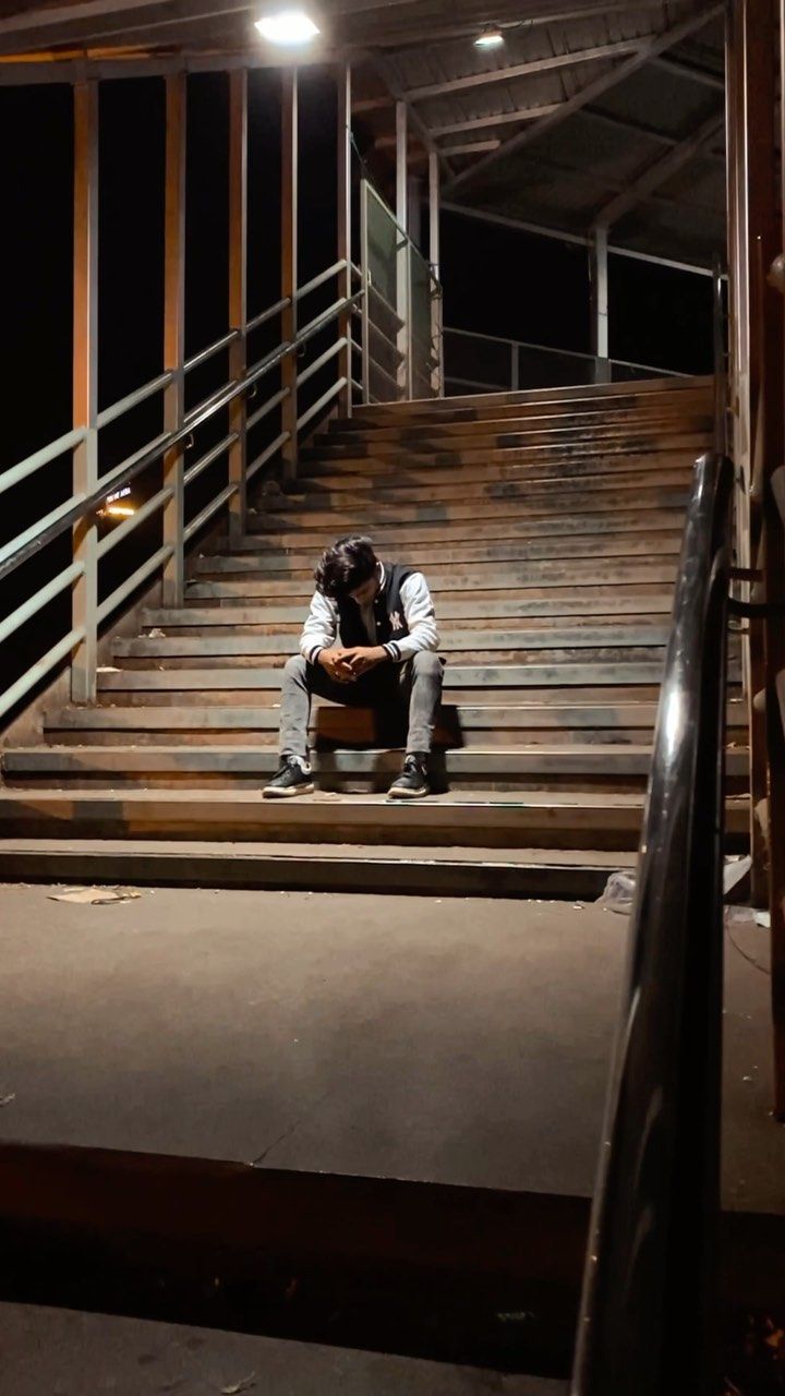 sad boy dp whatsapp sad look